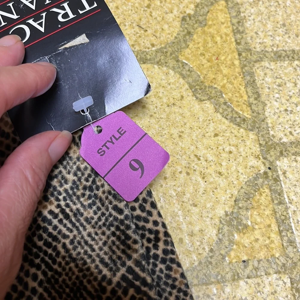 New Tracy Evans python print skirt - Picture 9 of 15